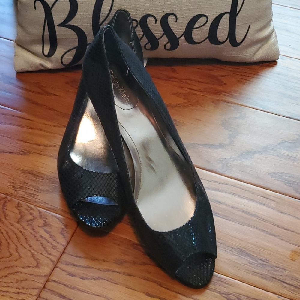 Women's shoes